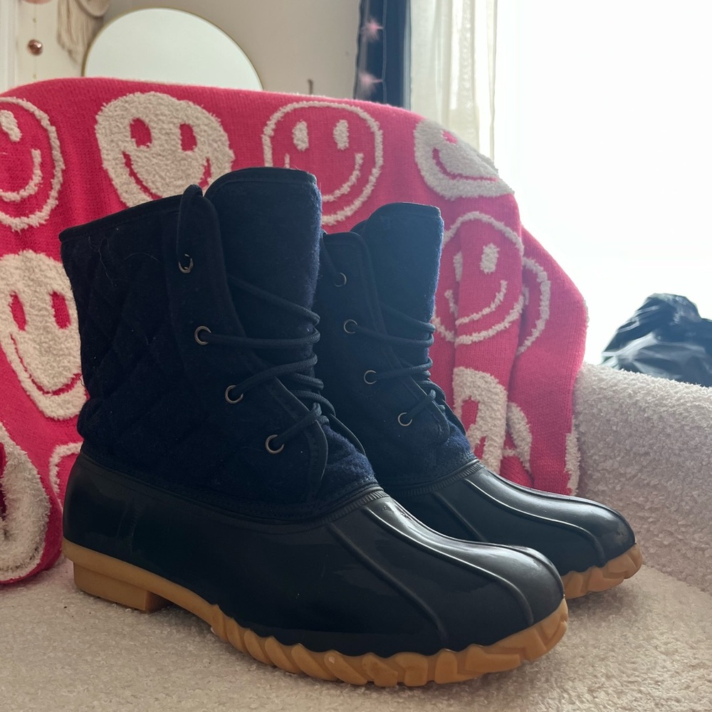 Stylish Black Quilted Women's Boots